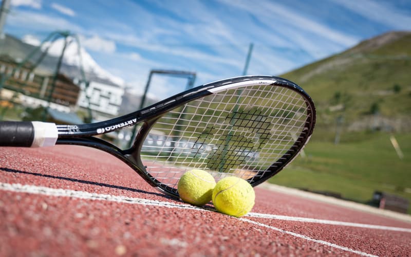 Quần vợt bao nhiêu set? 1 trận tennis bao nhiêu phút?