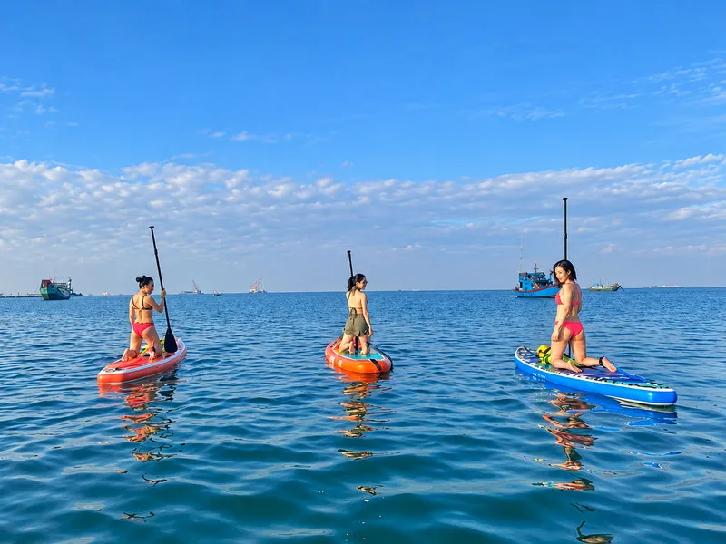 Sau khi thành thạo kỹ năng cơ bản, người chơi có thể thử các tuyến đường dài hơn, tour khám phá hoặc kết hợp SUP với hoạt động ngoài trời.
