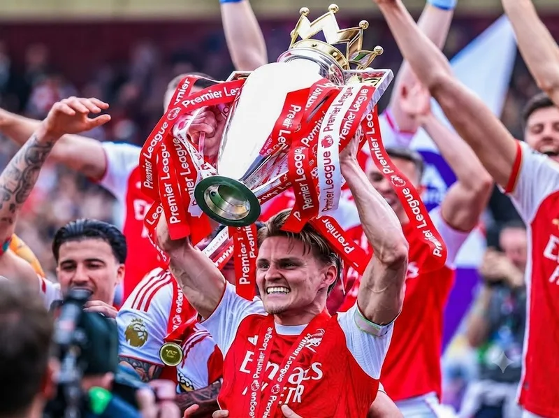 Chức vô địch Premier League cùng Arsenal đánh dấu bước tiến lớn trong sự nghiệp của thủ lĩnh người Na Uy.